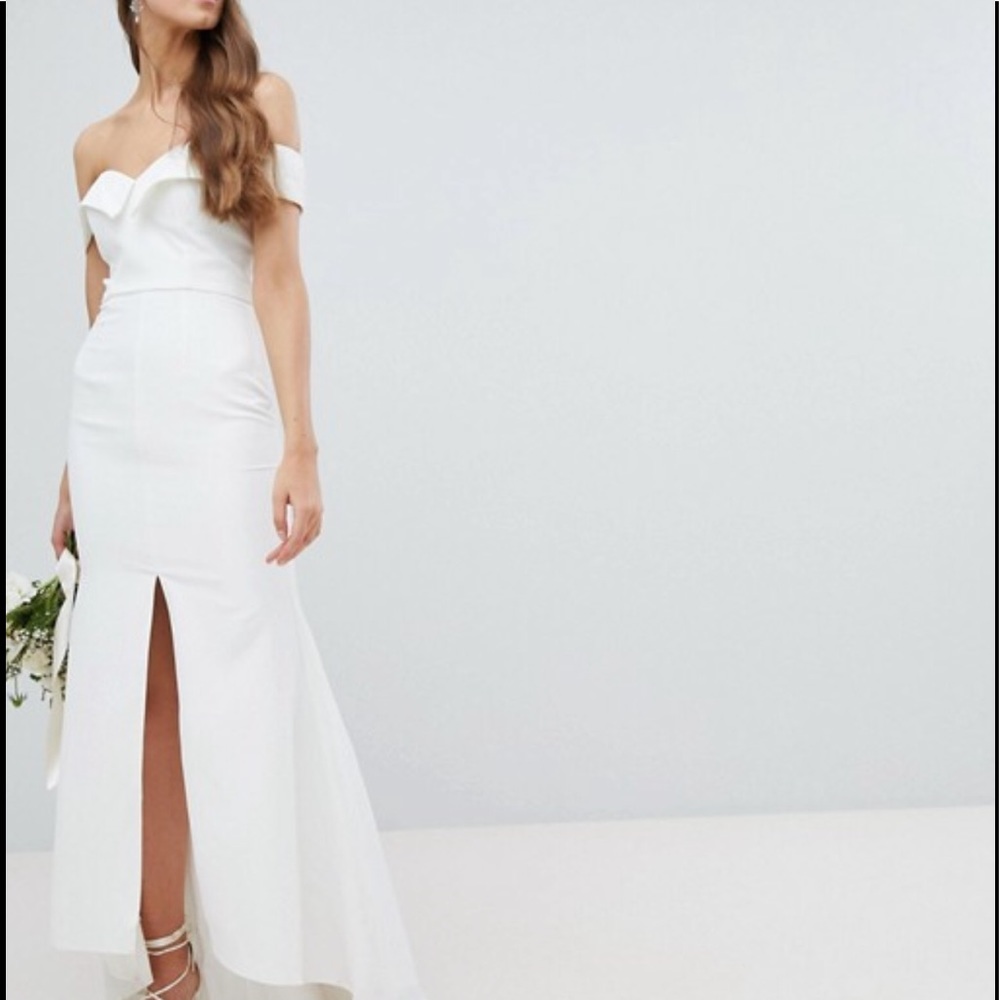 Off the shoulder Maxi Dress With Split And Train